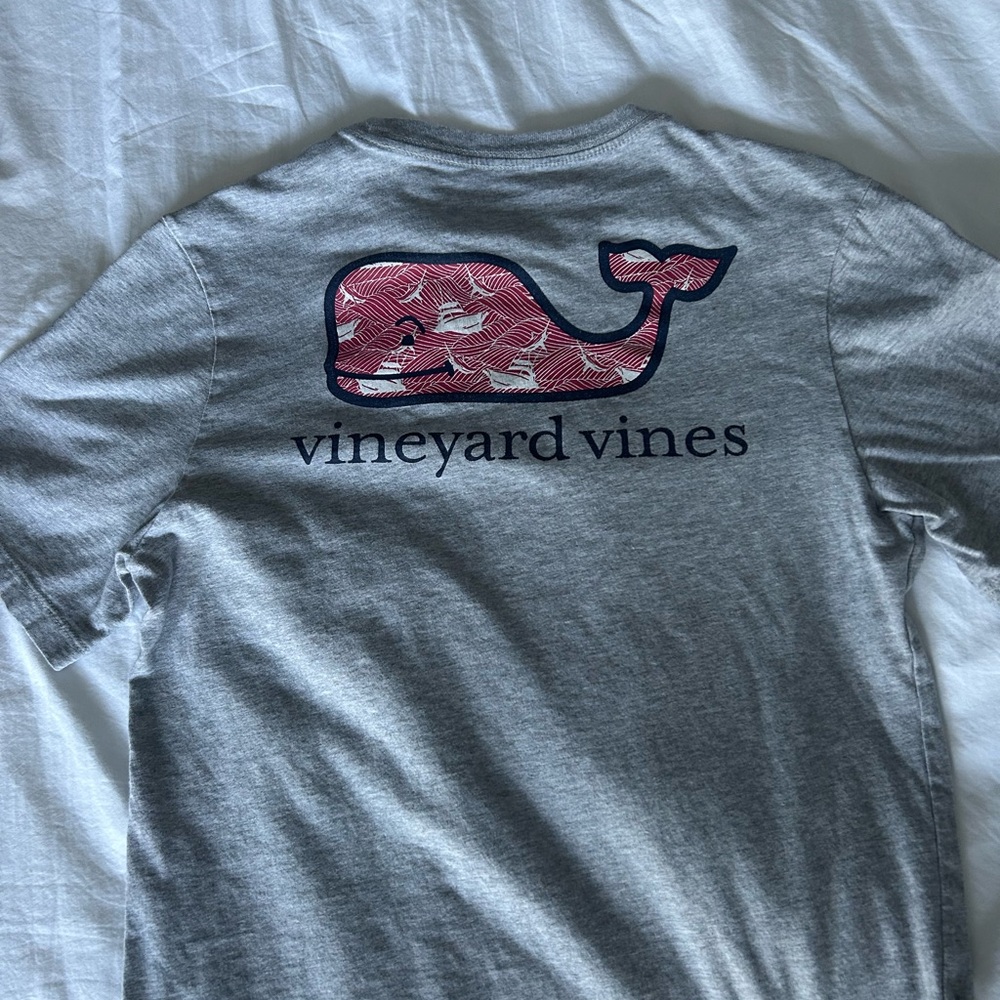 Vineyard Vines Heather Gray Tee with Red Whale Design